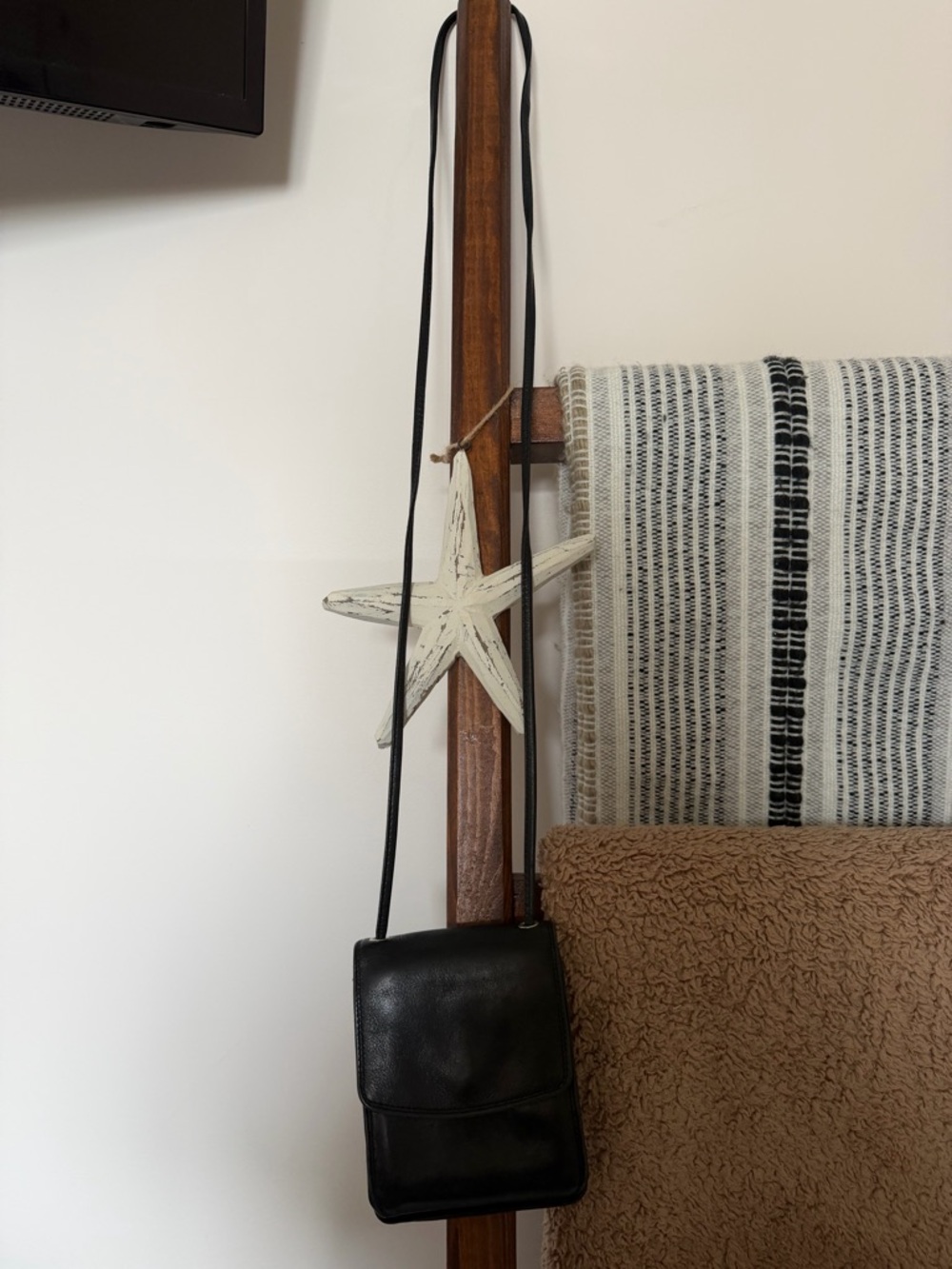 Derek Alexander Vintage Black Leather Crossbody Wallet Purse with Phone Pocket - Picture 11 of 11